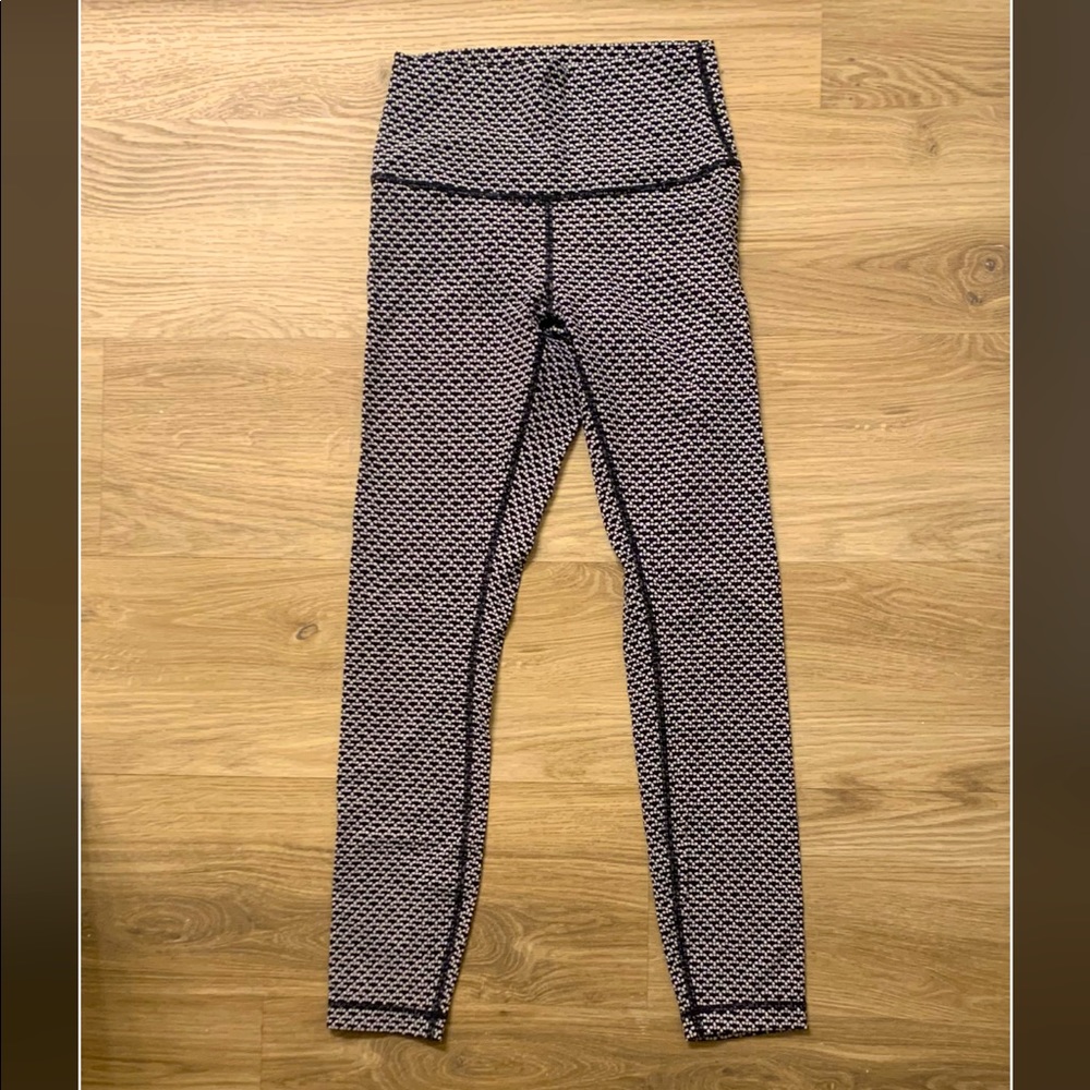 Lululemon Winder under leggings size 4